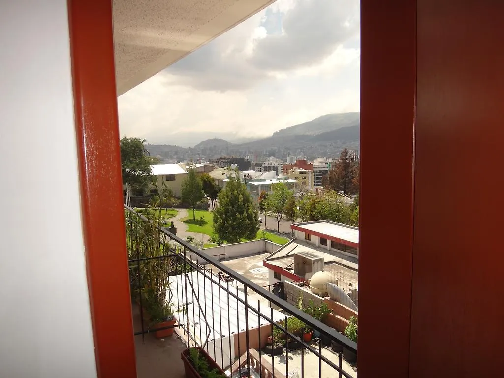 Bed And Breakfast La Uvilla Quito Alojamento de Acomodação e Pequeno-almoço