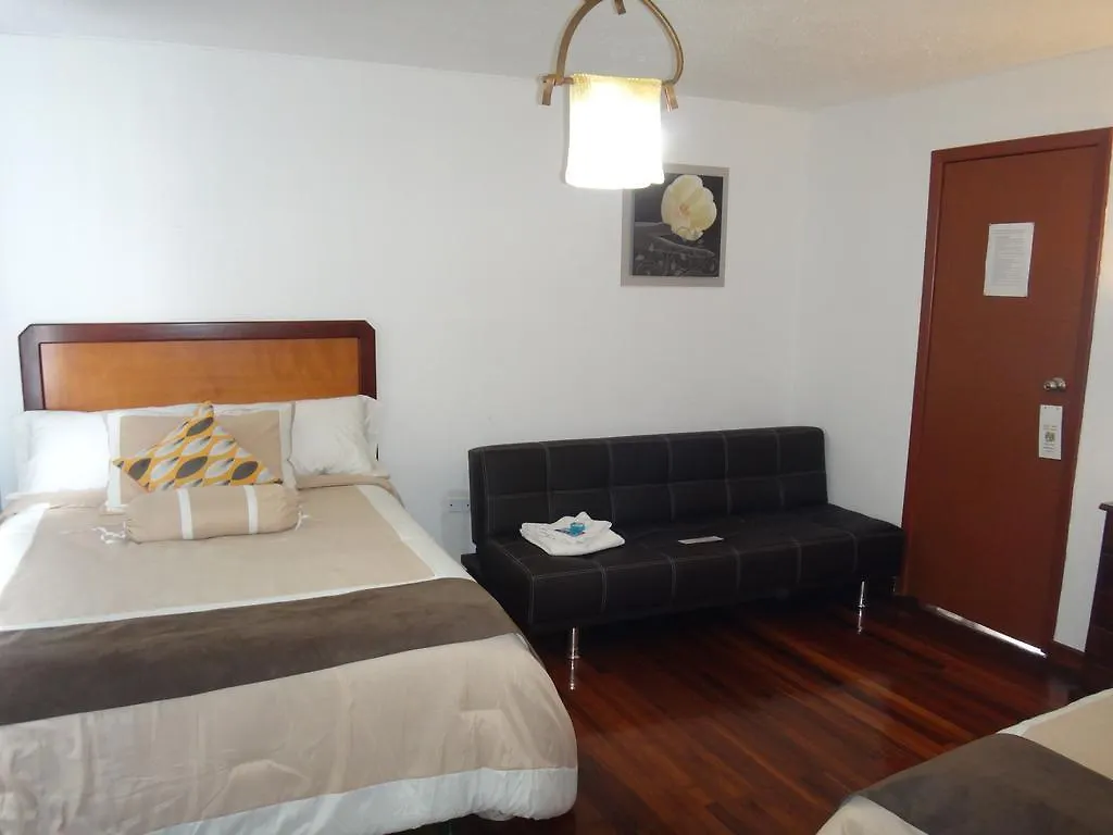 Bed And Breakfast La Uvilla Quito Alojamento de Acomodação e Pequeno-almoço